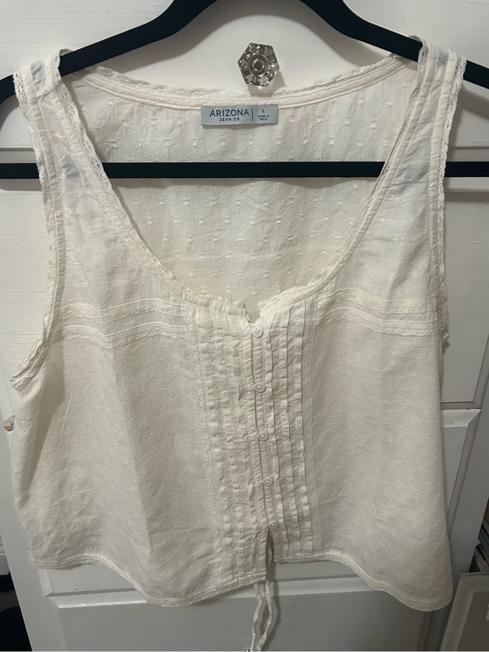 Arizona Jean Company Cream Sleeveless Pintuck Button Front Top